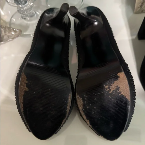 6 pairs of shoes size 10.. all for$150 Edelman Black and Cream Peep-Toe Wedges - Picture 5 of 14